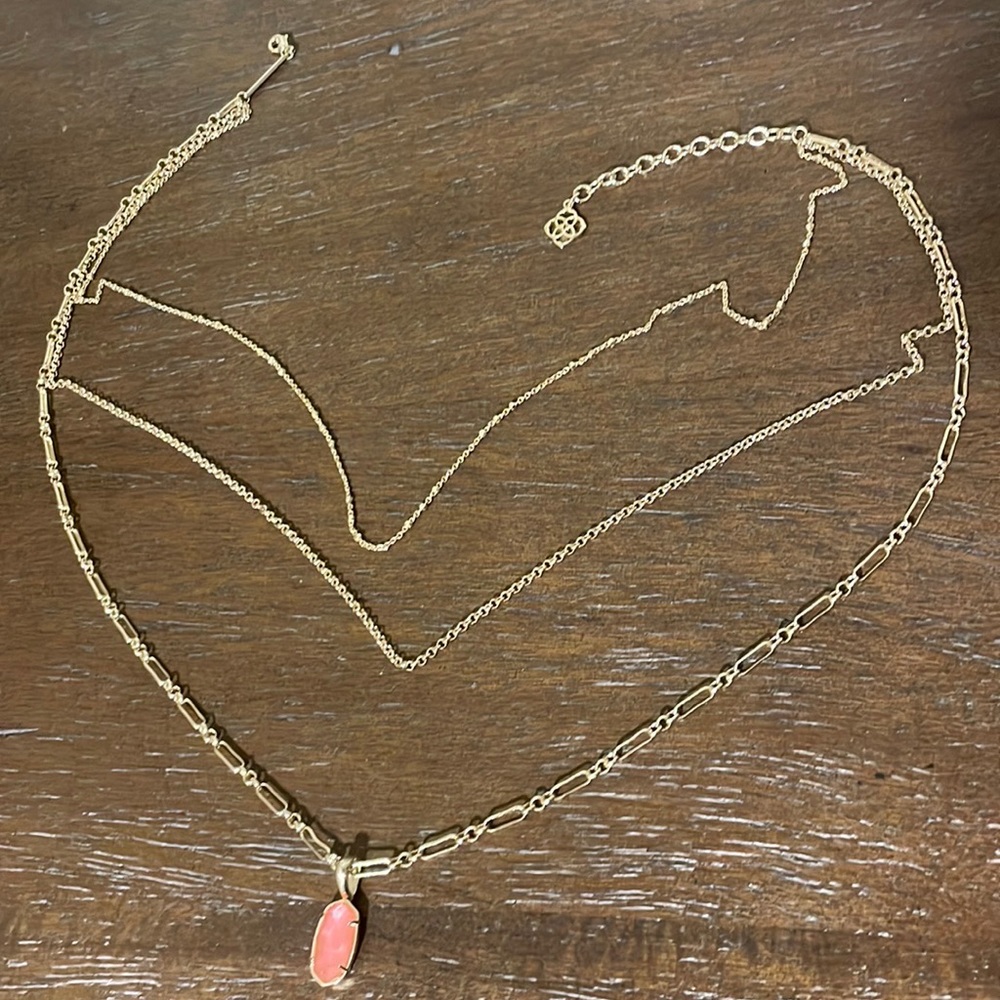 Kenrdra Scott layered pink necklace